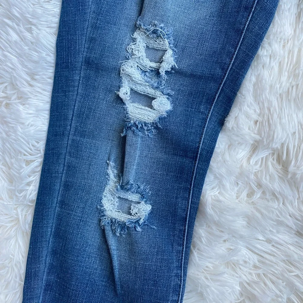 Aero Distressed High Rise Curvy Jegging.  Size 8S. - Picture 4 of 7